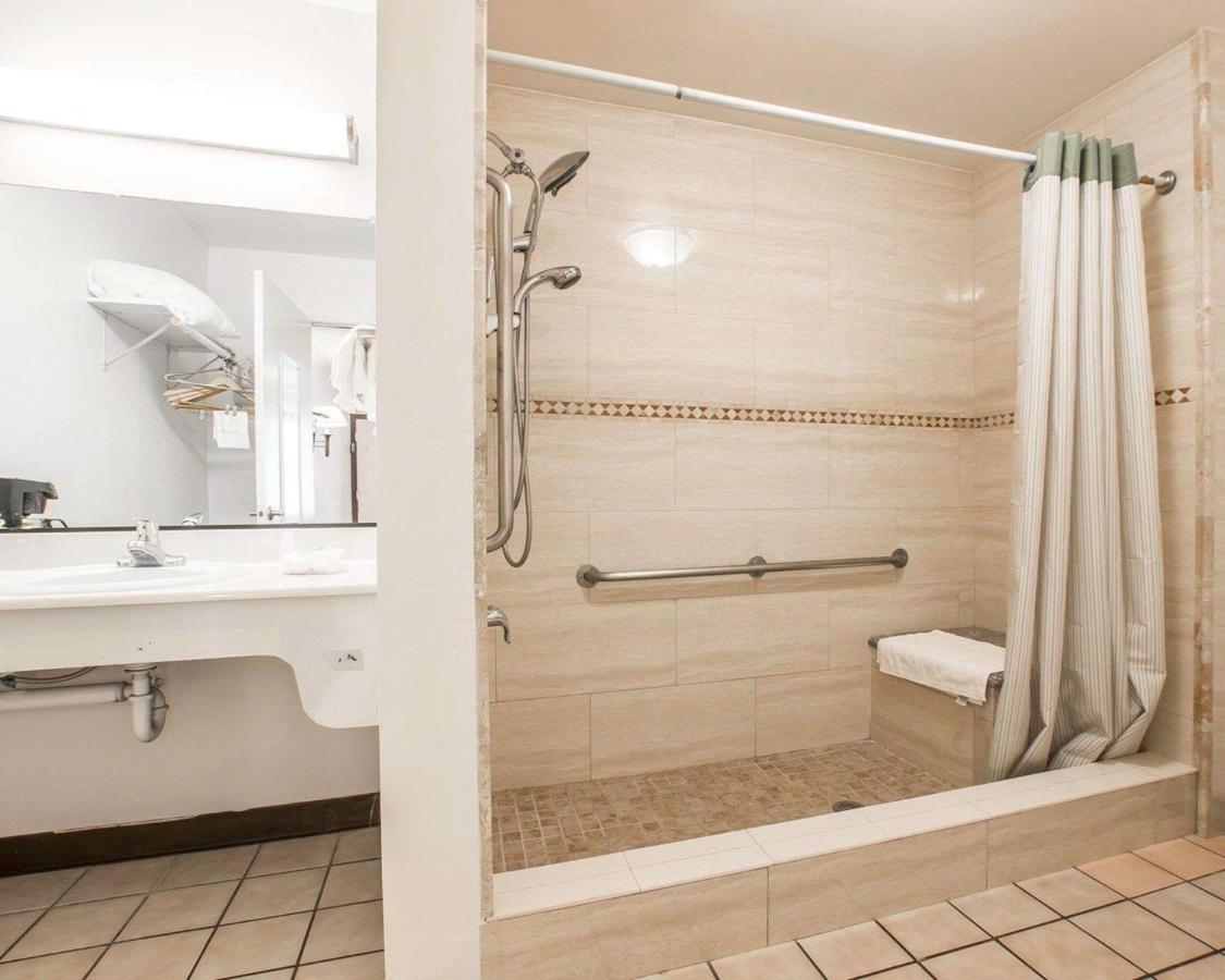 Palm Inn Hotel Near Tyler Mall Riverside Bagian luar foto