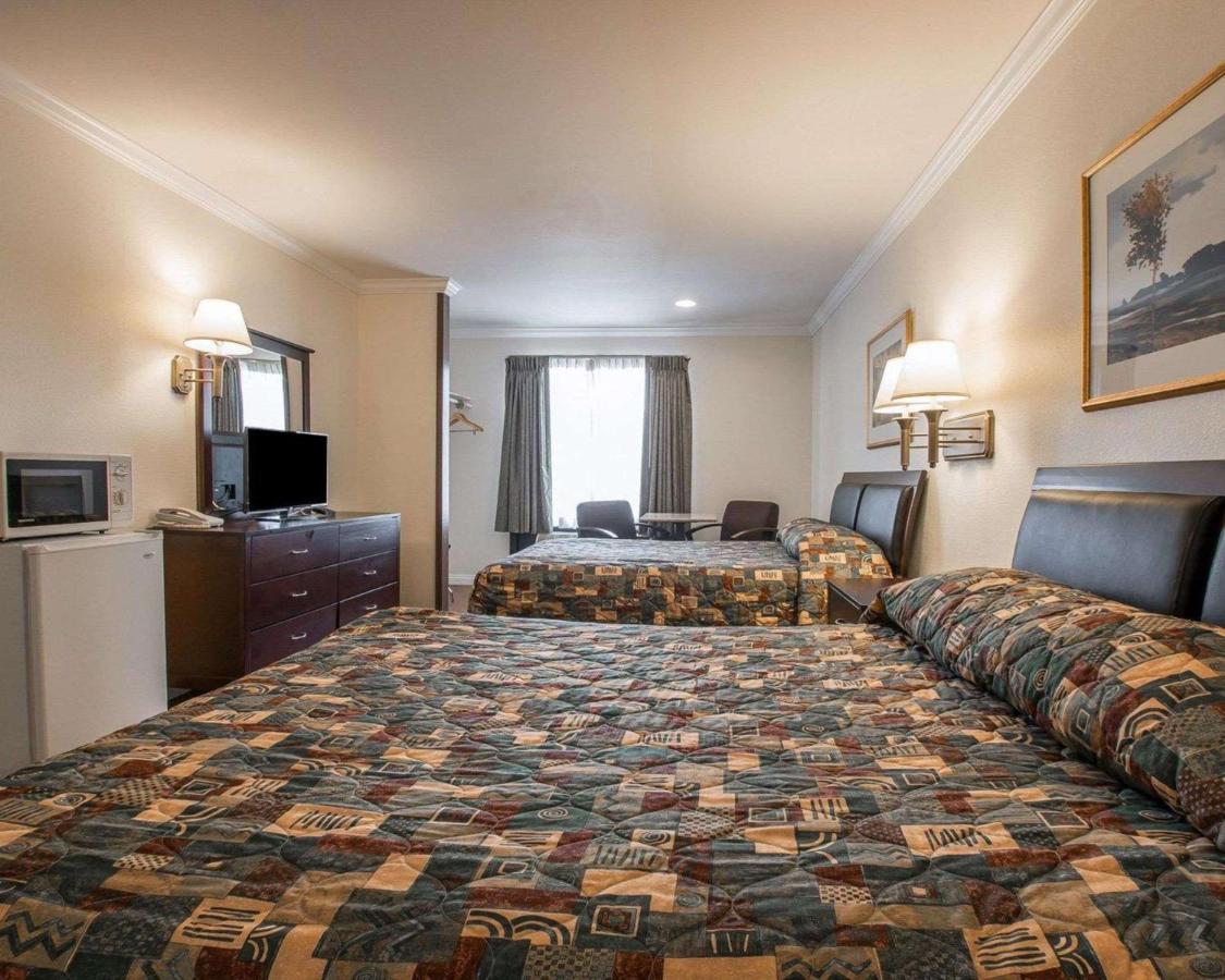 Palm Inn Hotel Near Tyler Mall Riverside Bagian luar foto