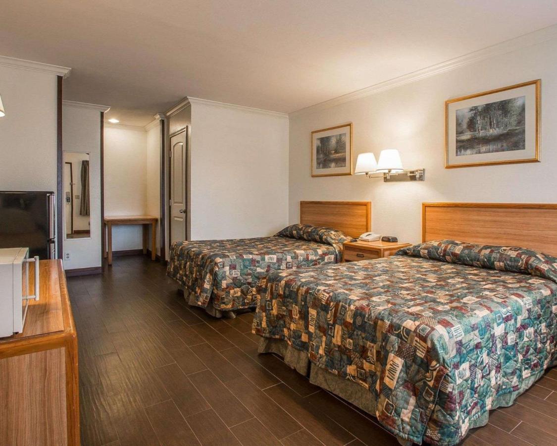 Palm Inn Hotel Near Tyler Mall Riverside Bagian luar foto