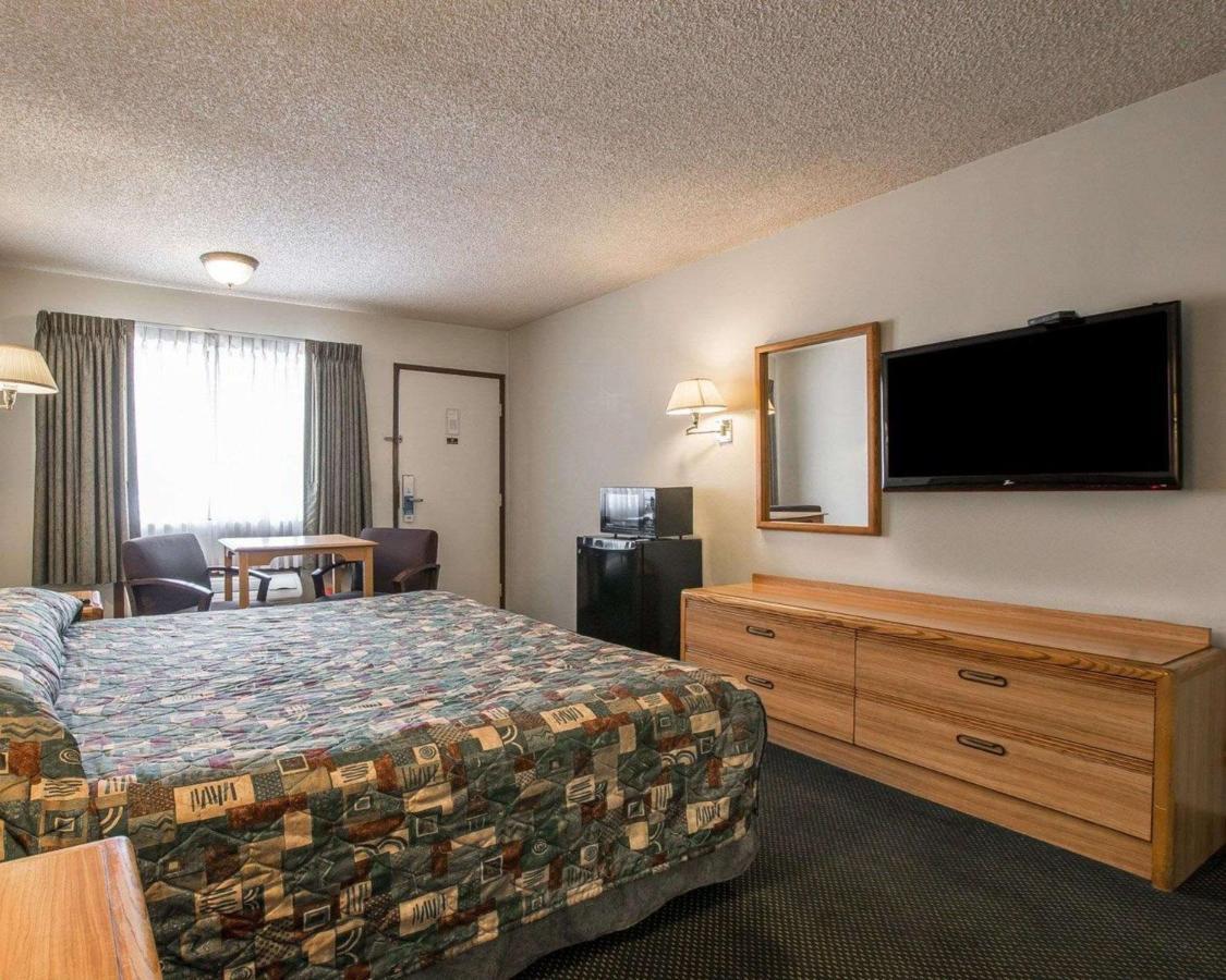 Palm Inn Hotel Near Tyler Mall Riverside Bagian luar foto