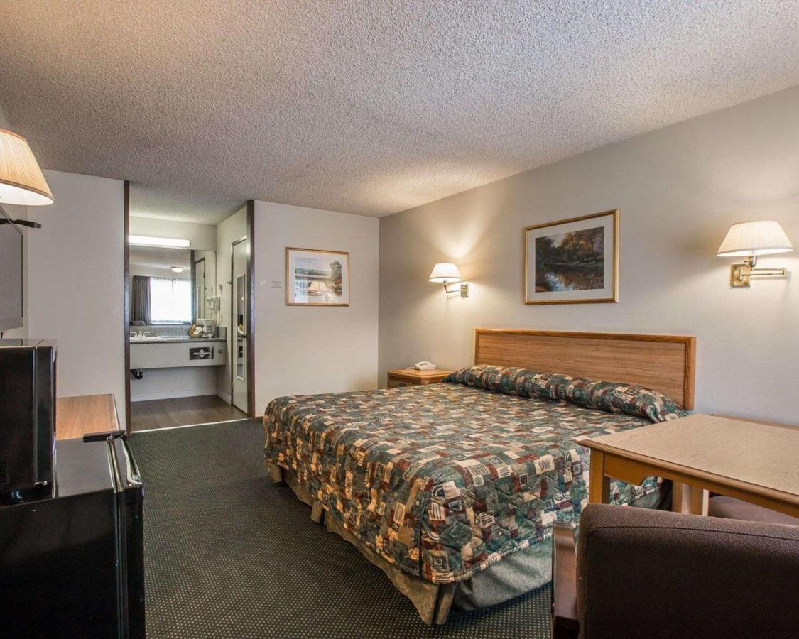 Palm Inn Hotel Near Tyler Mall Riverside Bagian luar foto