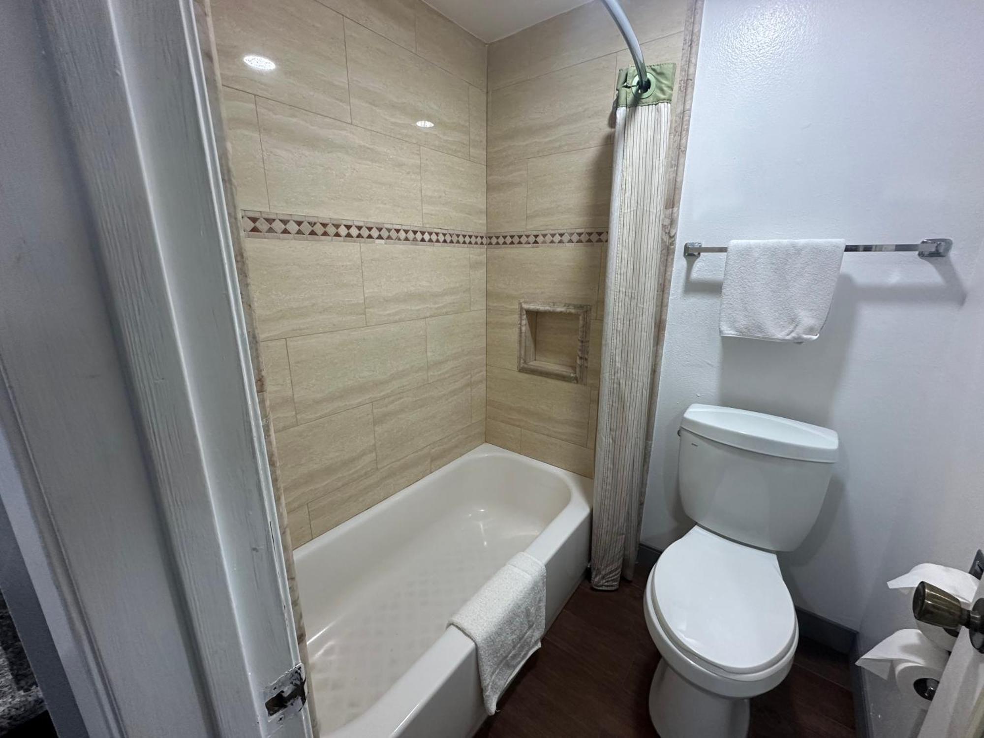 Palm Inn Hotel Near Tyler Mall Riverside Bagian luar foto