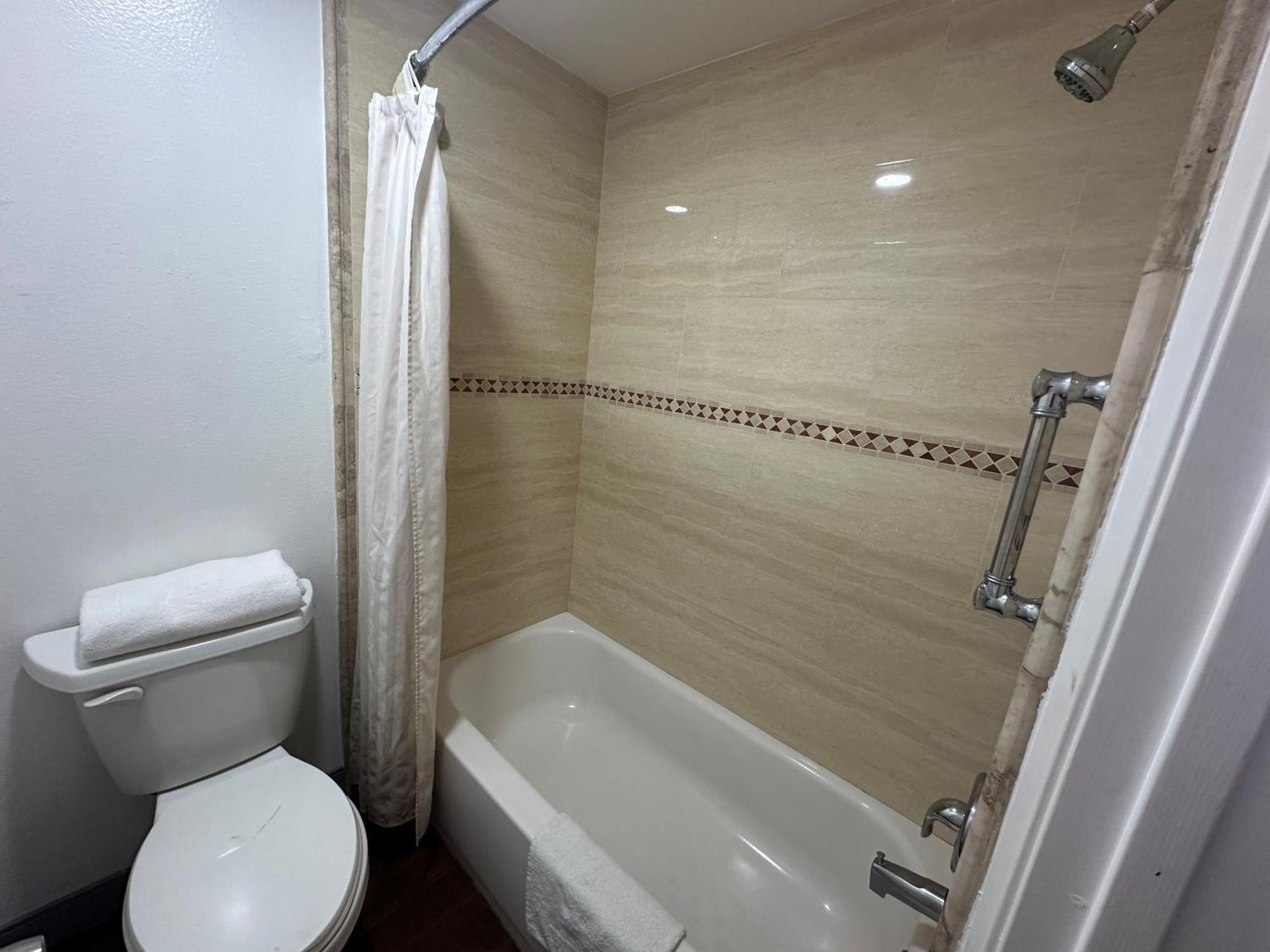 Palm Inn Hotel Near Tyler Mall Riverside Bagian luar foto
