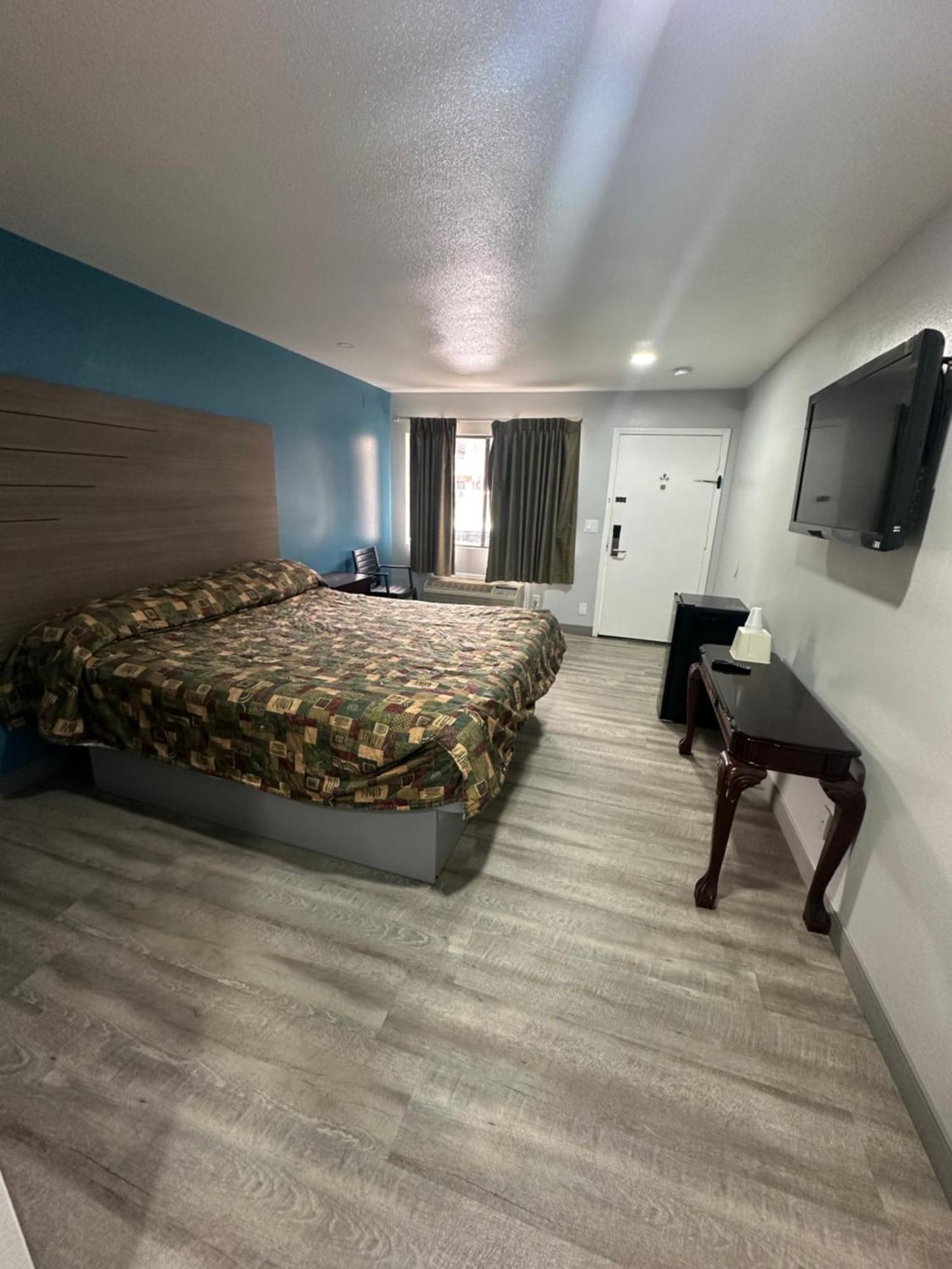 Palm Inn Hotel Near Tyler Mall Riverside Bagian luar foto