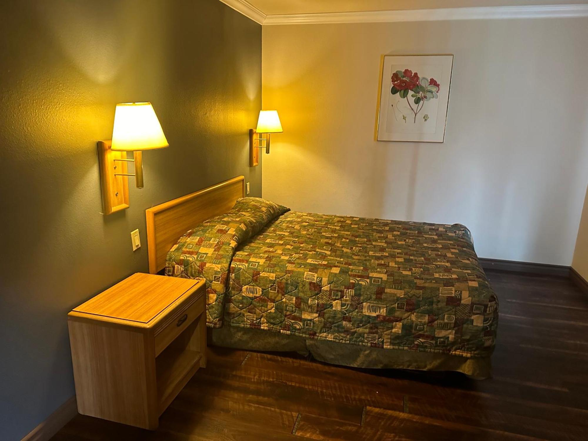 Palm Inn Hotel Near Tyler Mall Riverside Bagian luar foto
