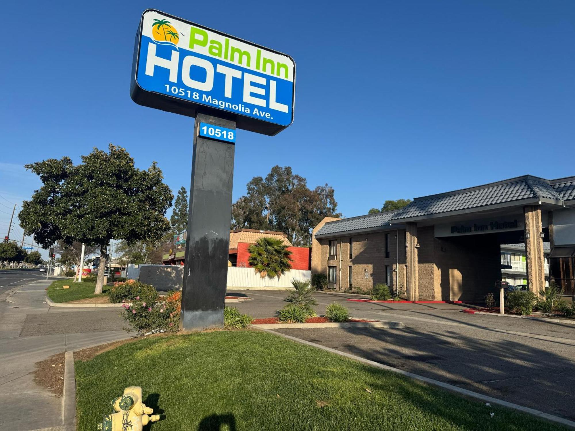 Palm Inn Hotel Near Tyler Mall Riverside Bagian luar foto